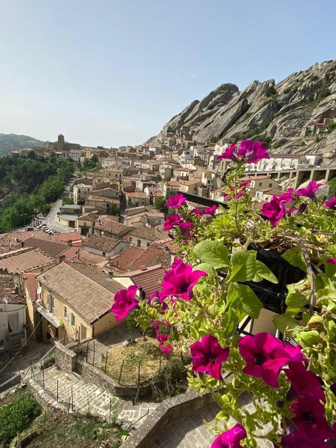 La Pietra Gialla Pietrapertosa Kültér fotó