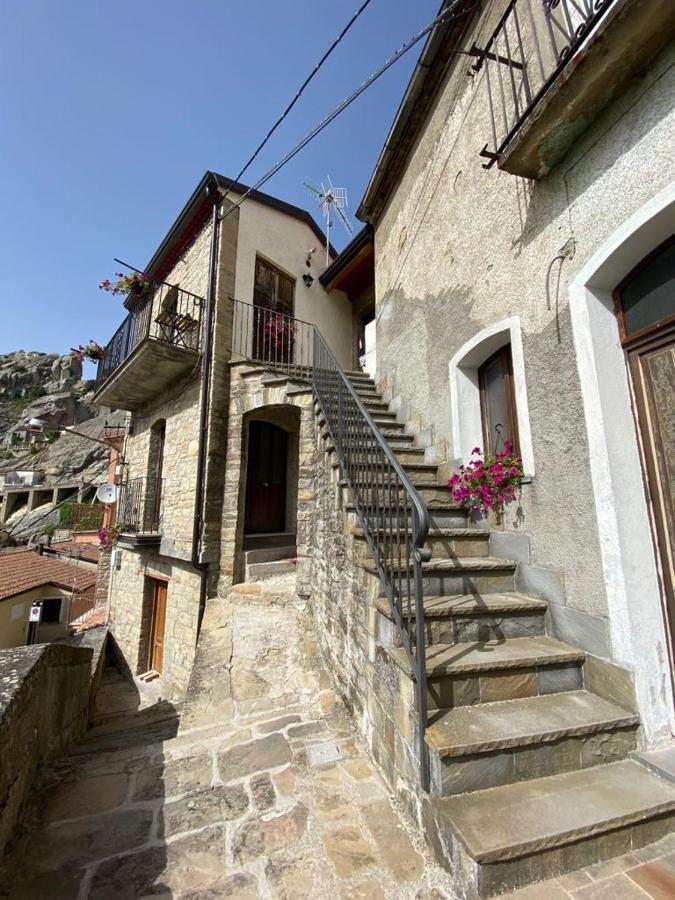 La Pietra Gialla Pietrapertosa Kültér fotó