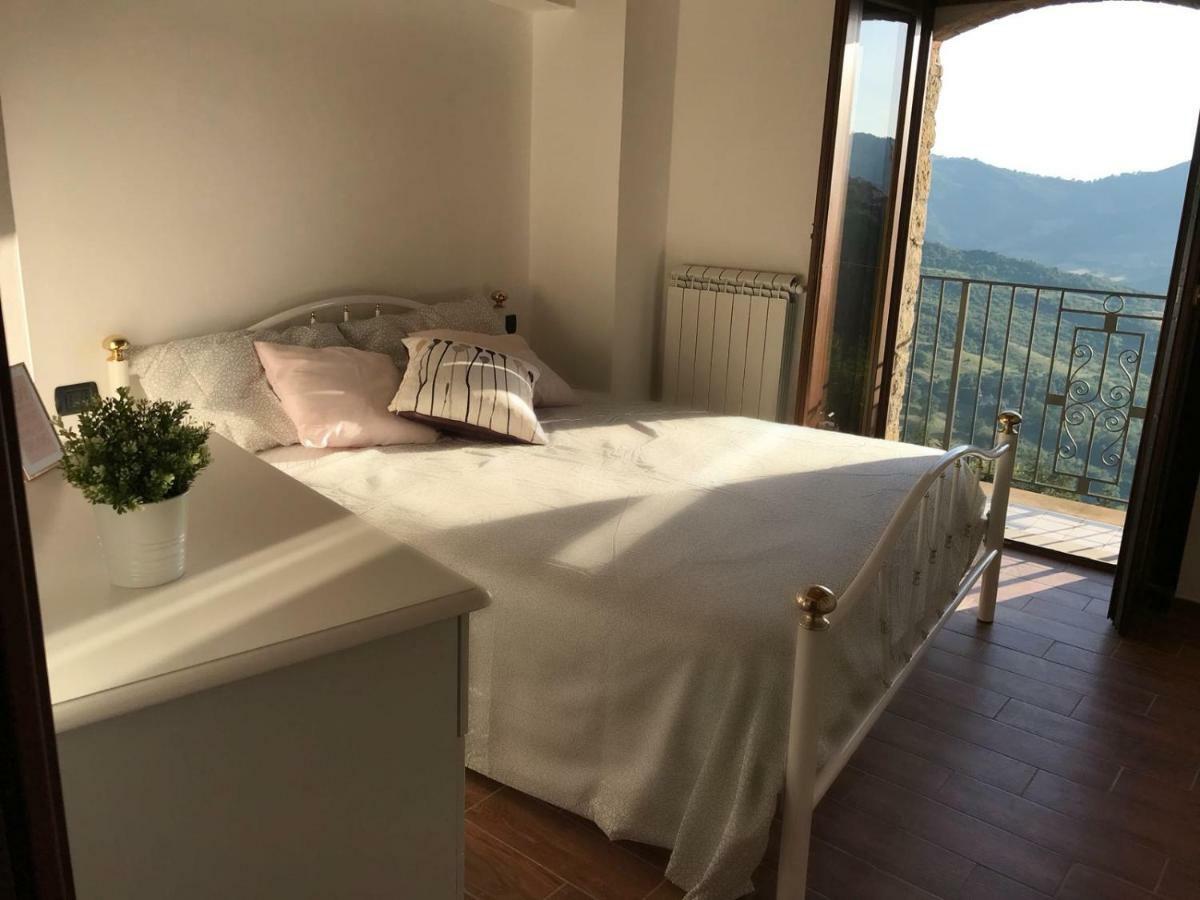 La Pietra Gialla Pietrapertosa Kültér fotó