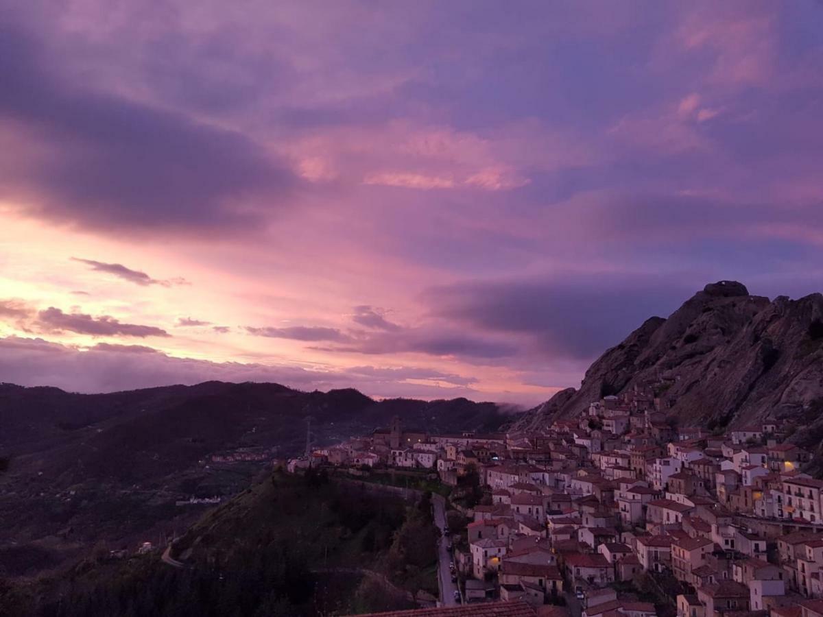 La Pietra Gialla Pietrapertosa Kültér fotó